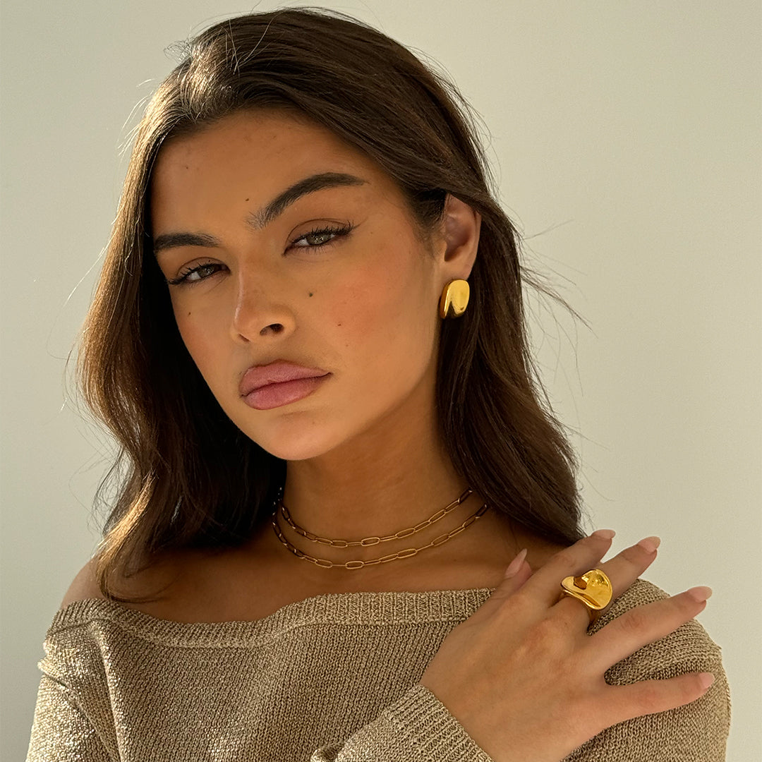 RECTANGULAR STUD EARRINGS GOLD