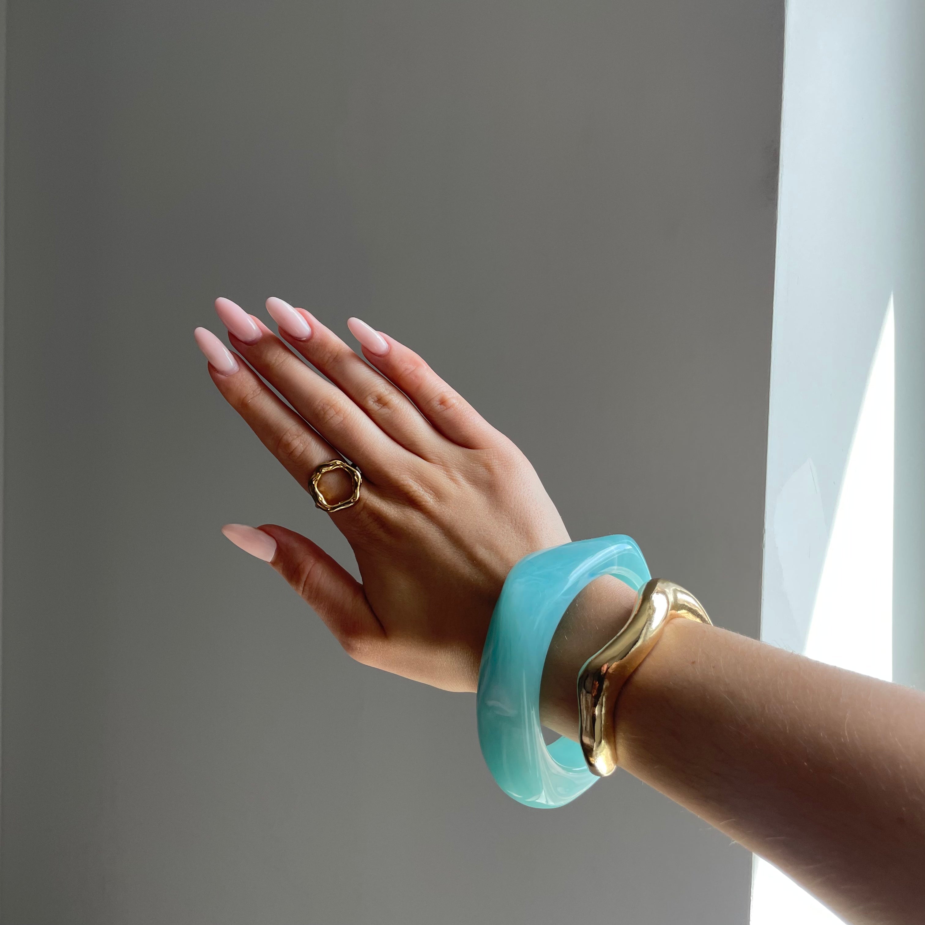 OPEN CIRCLE RING - GOLD