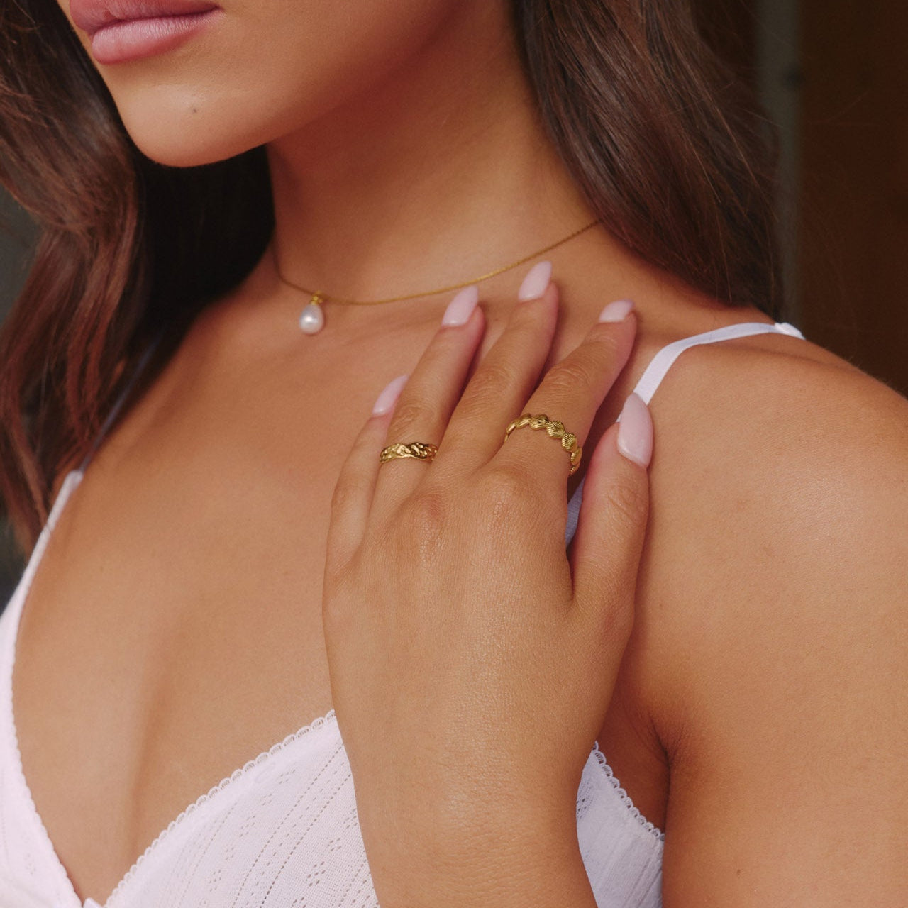 ADJUSTABLE SHELL STACKING RING - GOLD