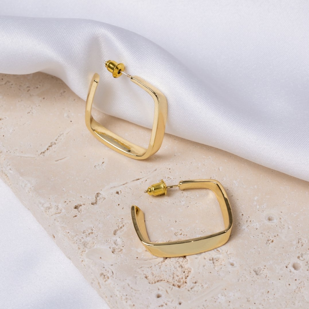 Free Mila Geometric Hoop Earrings