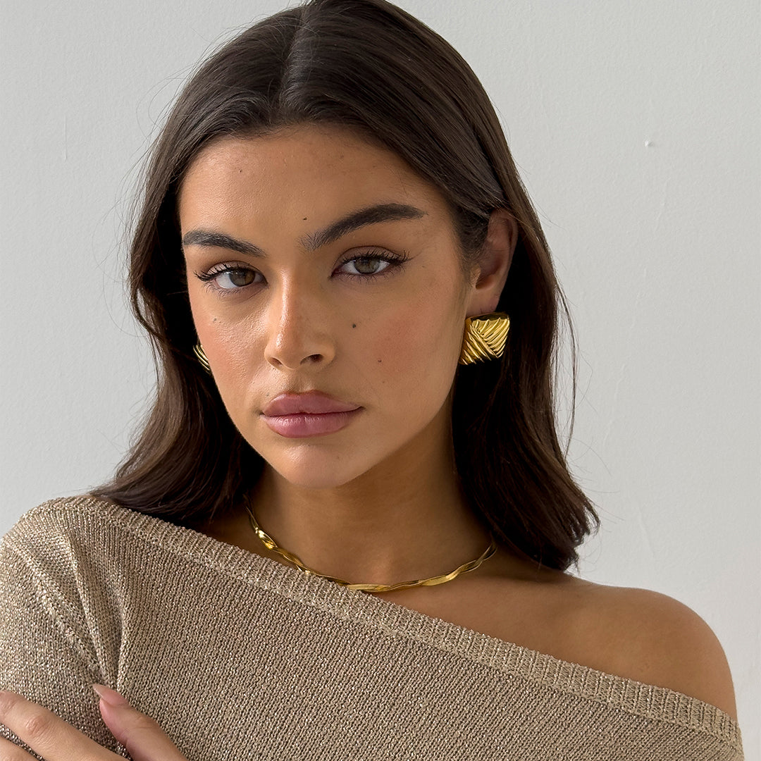 CUSHION EARRINGS GOLD