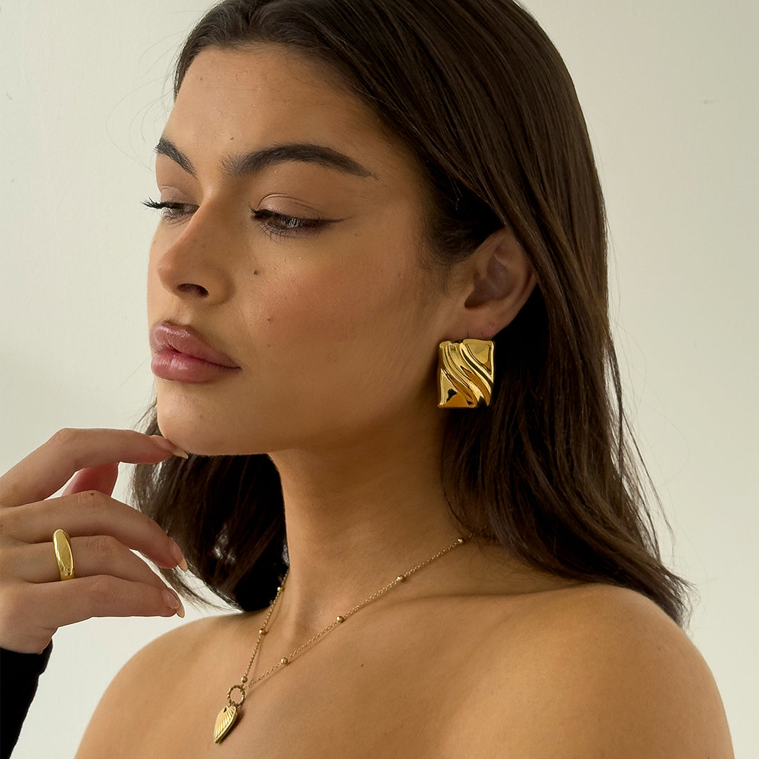 TEXTURED CUBE EARRINGS GOLD