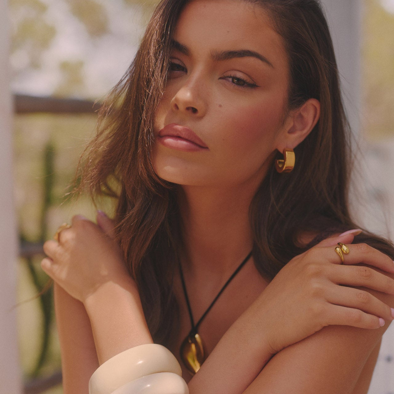 VINTAGE HOOP EARRING - GOLD