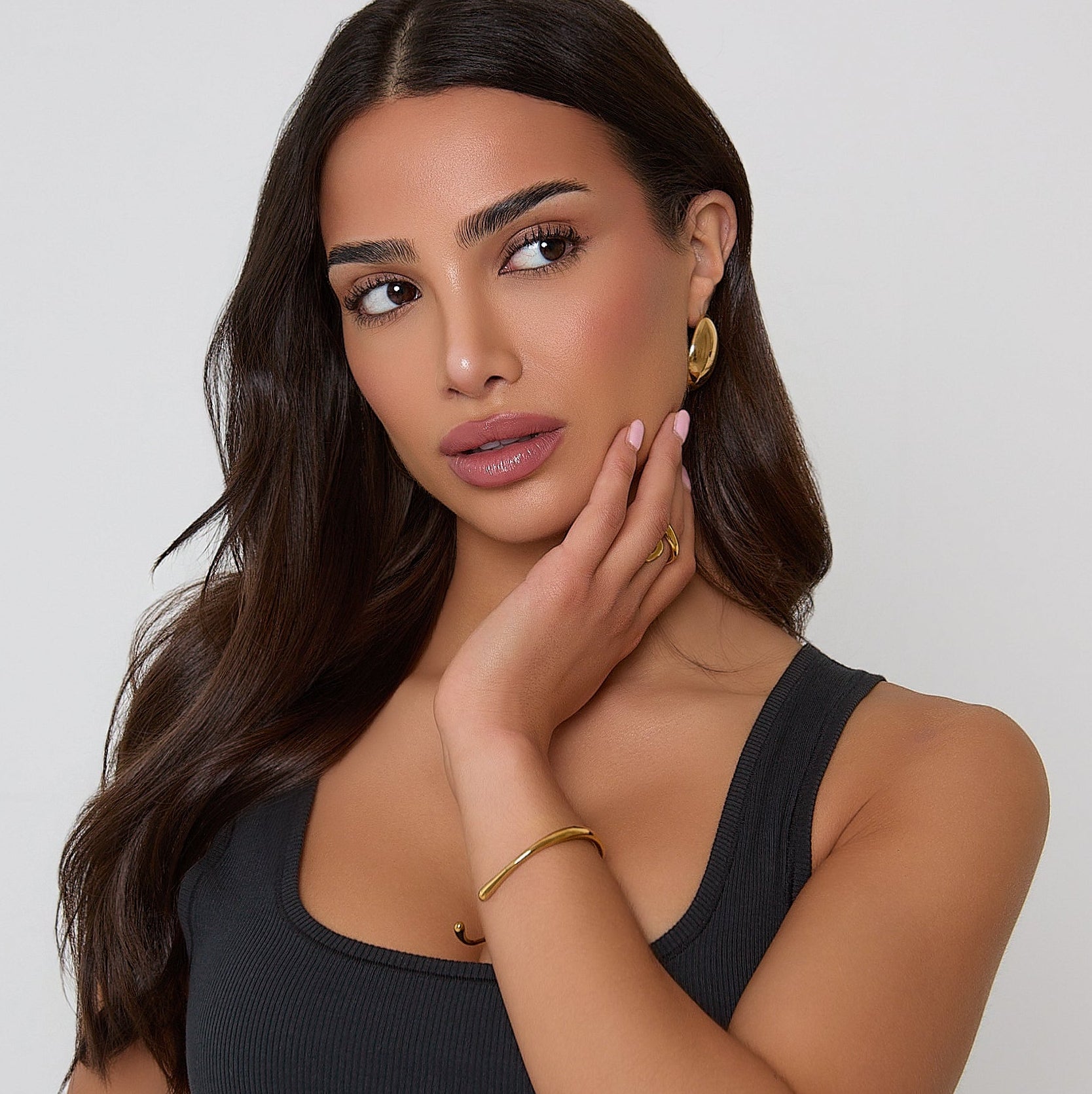 18K GOLD CURVED BRACELET