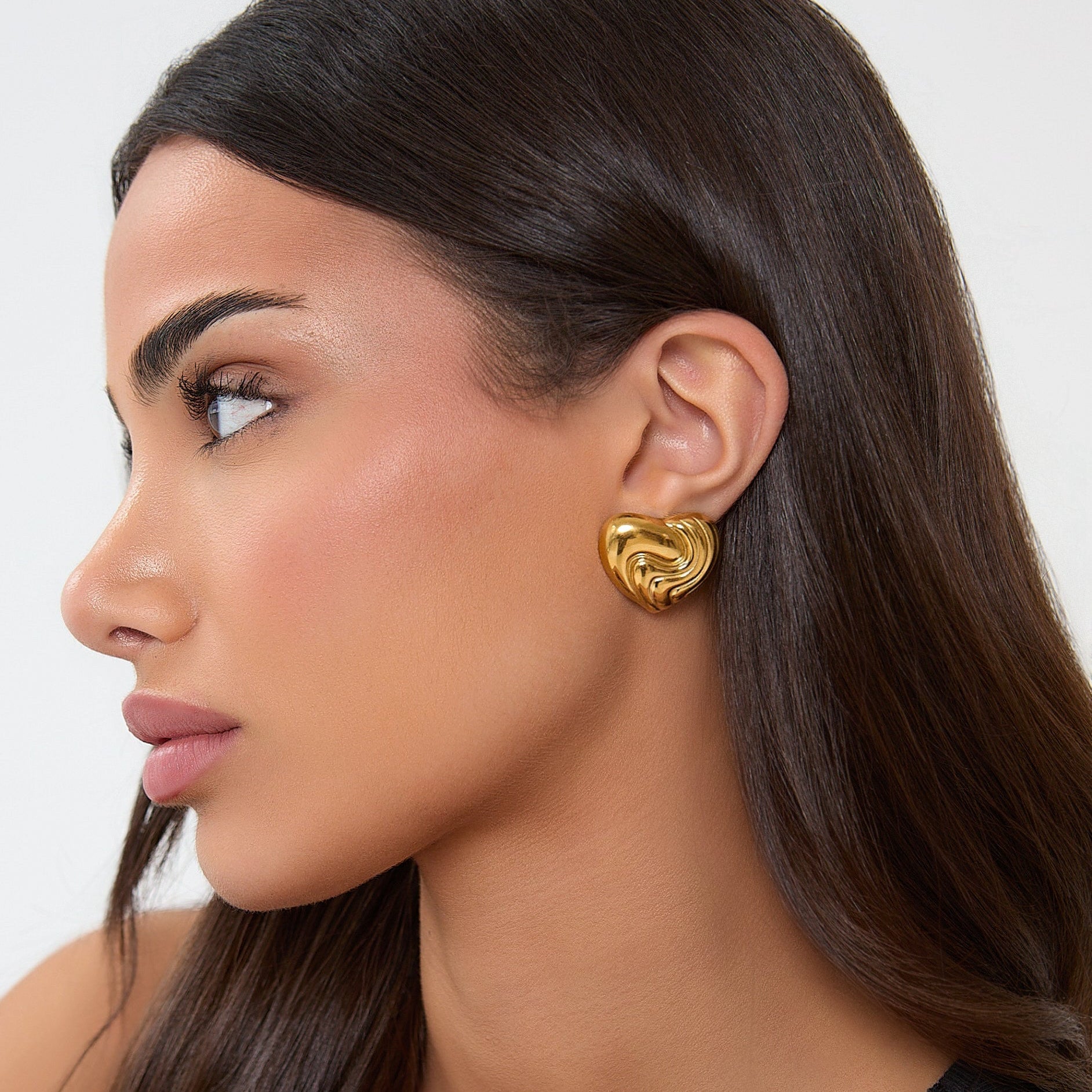 TEXTURED HEART EARRINGS GOLD